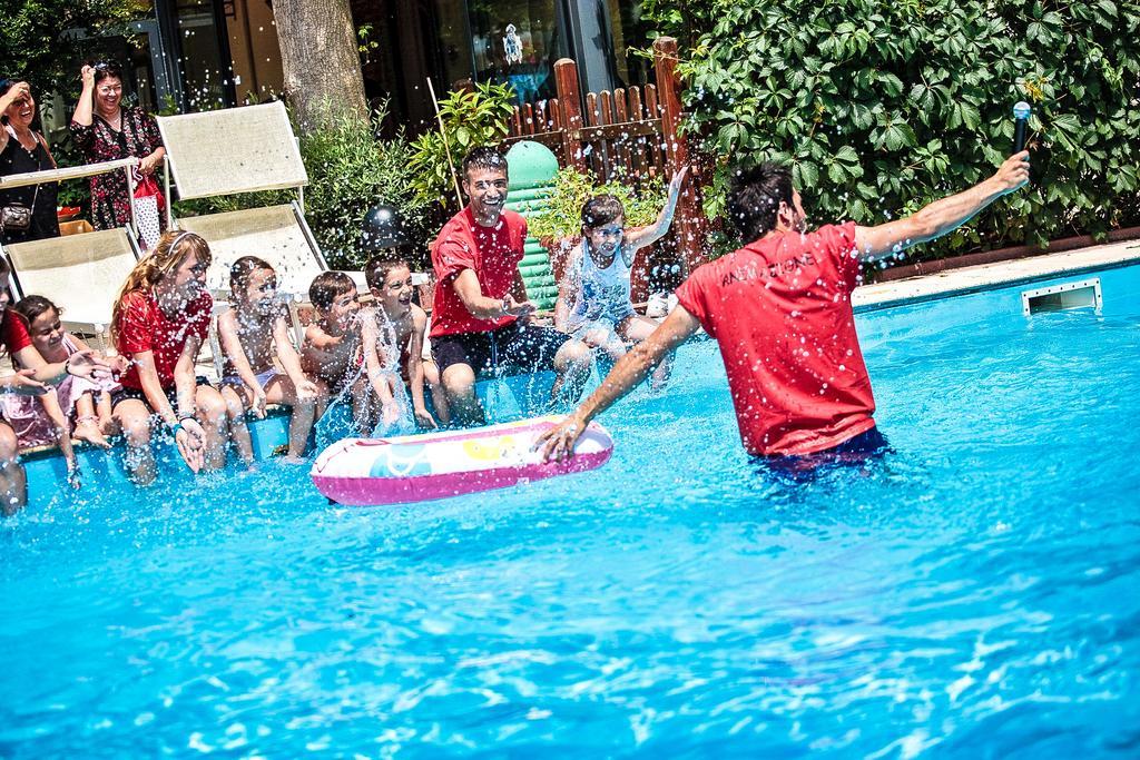 Park Hotel Zaira Червия Экстерьер фото