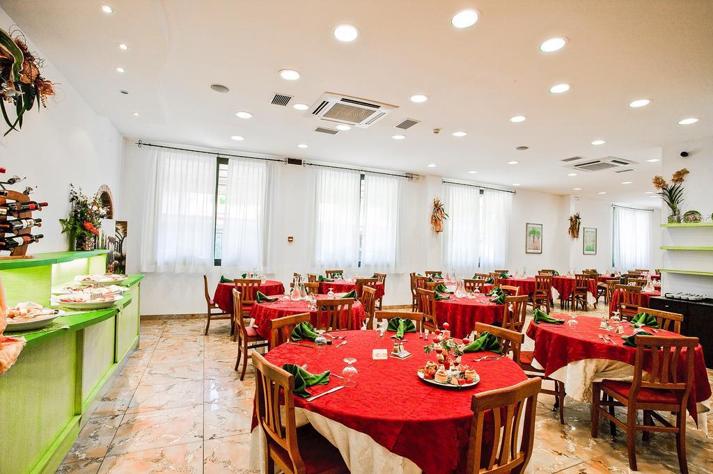 Park Hotel Zaira Червия Экстерьер фото