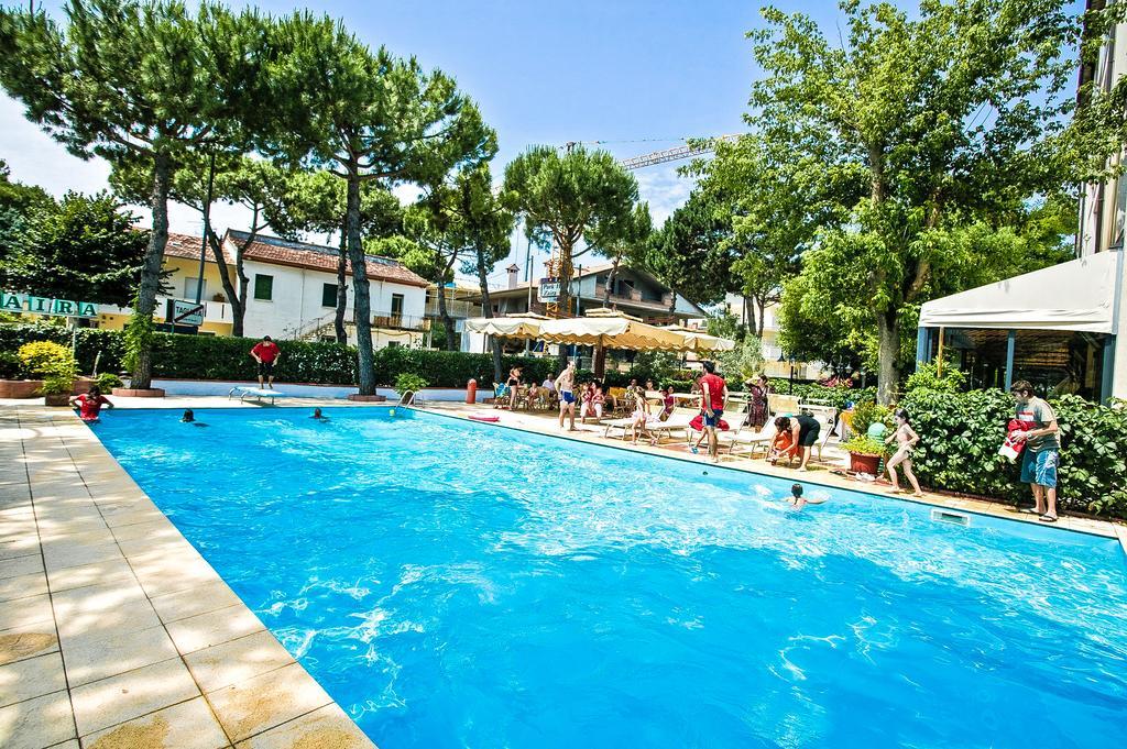 Park Hotel Zaira Червия Экстерьер фото
