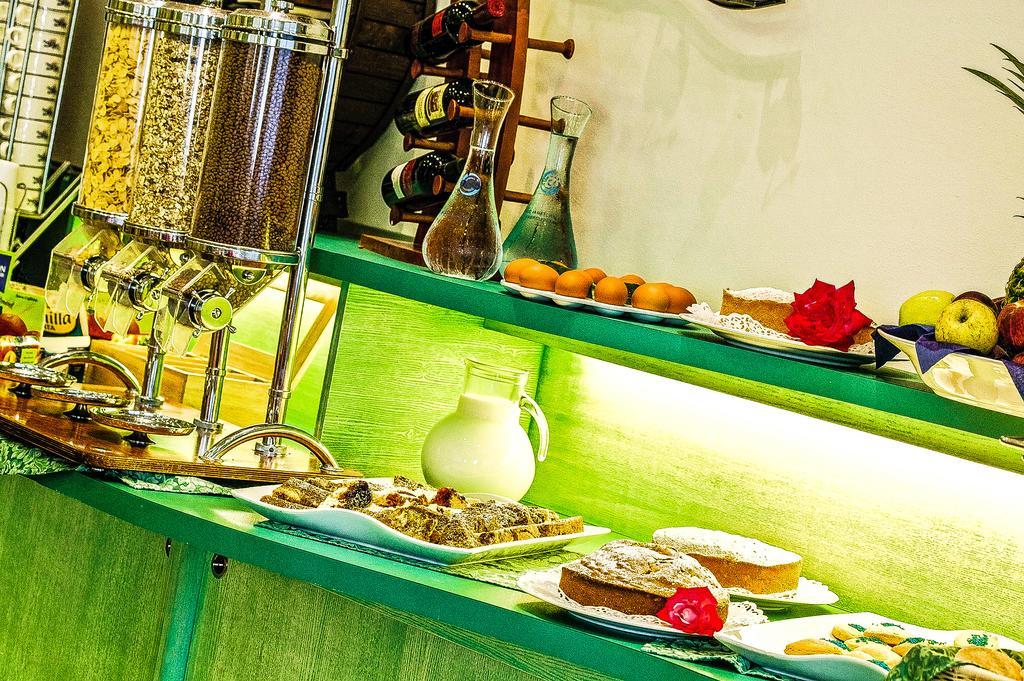 Park Hotel Zaira Червия Экстерьер фото