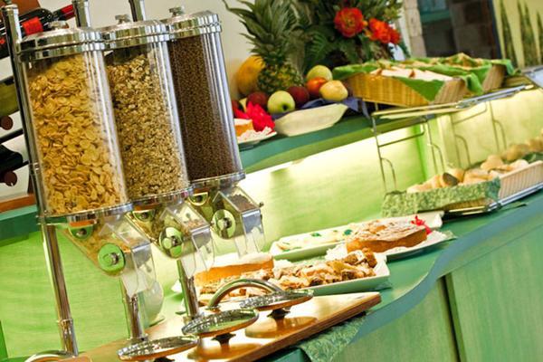 Park Hotel Zaira Червия Экстерьер фото