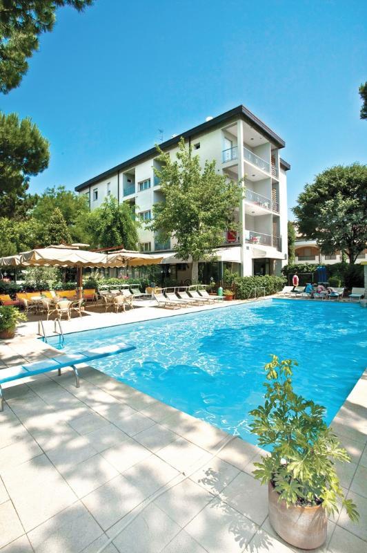 Park Hotel Zaira Червия Экстерьер фото
