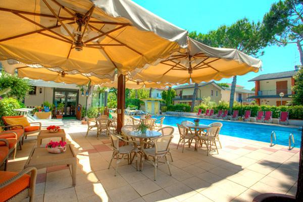 Park Hotel Zaira Червия Экстерьер фото
